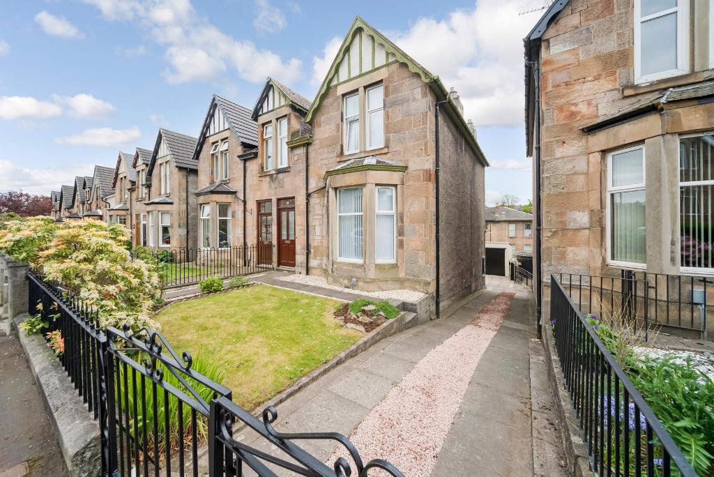 3 Bedroom SemiDetached For Sale in Jedburgh Avenue, Rutherglen