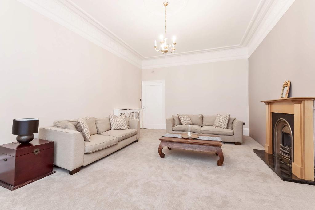 2 Bedroom Flat For Sale in Onslow Drive, Dennistoun, Glasgow, G31 2PZ