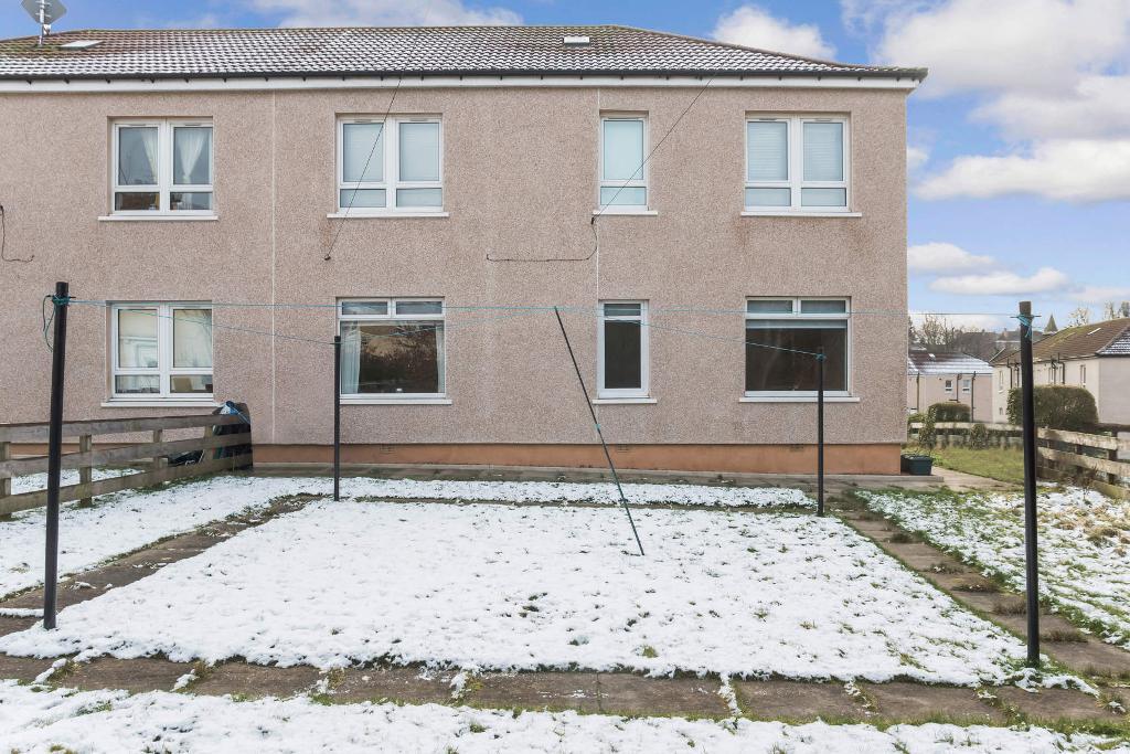 3 Bedroom Lower cottage flat For Sale in Pilrig Street, Carntyne, Glasgow, G32 6JE