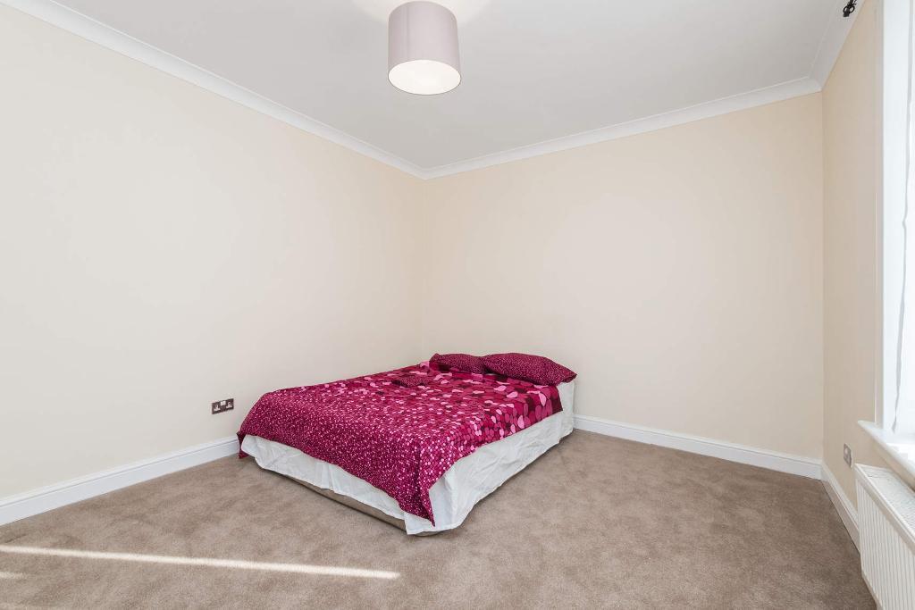 2 Bedroom Lower cottage flat For Sale in Morningside street, Carntyne