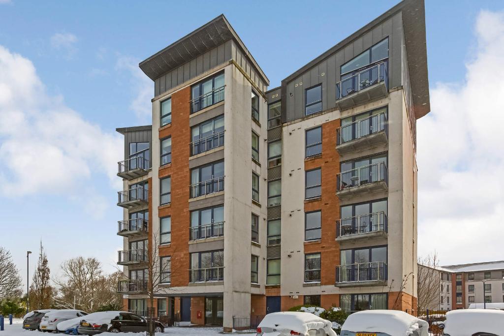 2 Bedroom Flat For Sale in Haughview Terrace, Oatlands, Glasgow, G5 0HB