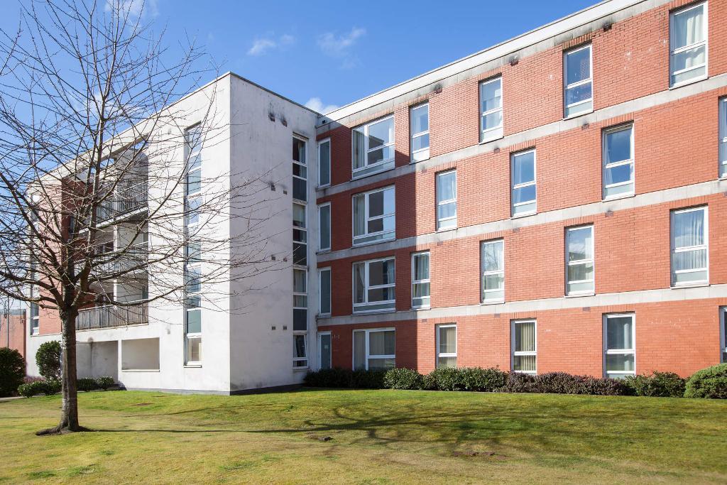 2 Bedroom Flat For Sale in Hanson Park, Dennistoun, Glasgow