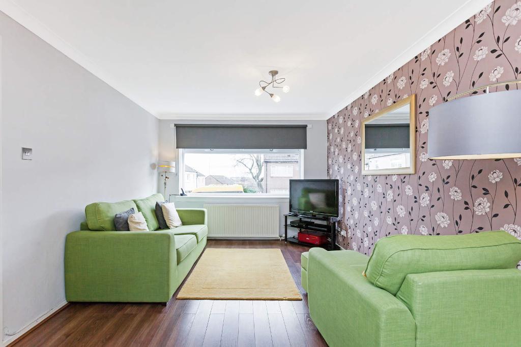 2 Bedroom Mid Terraced For Sale in Calderbank View, Baillieston