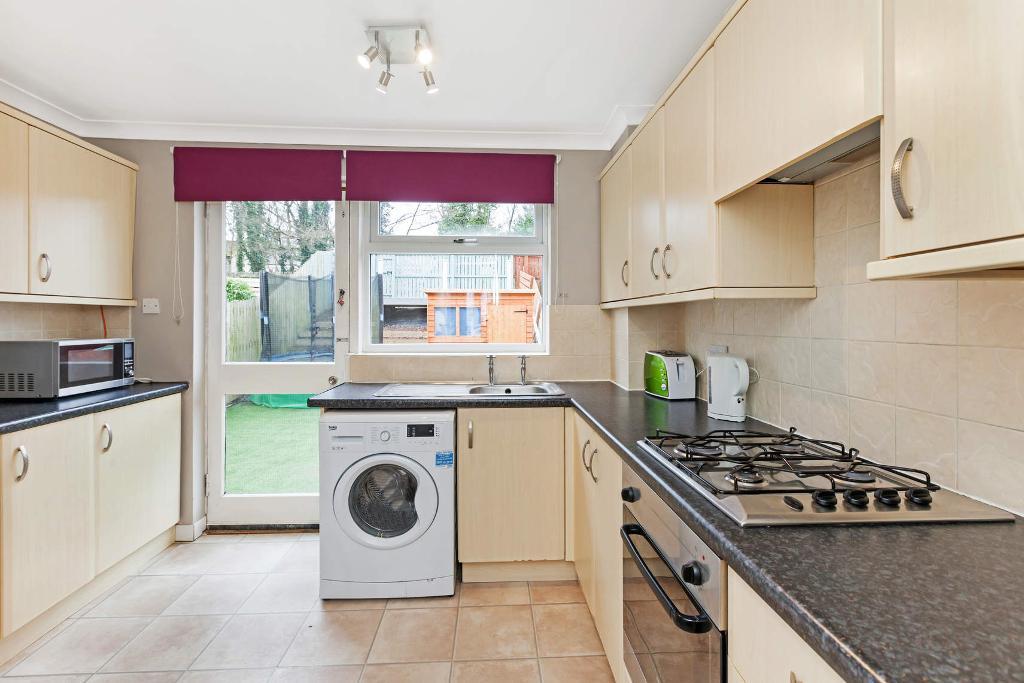 2 Bedroom Mid Terraced For Sale in Calderbank View, Baillieston