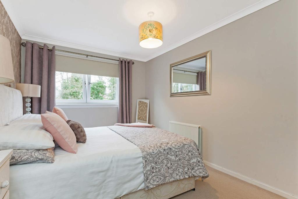 2 Bedroom Mid Terraced For Sale in Calderbank View, Baillieston, Glasgow, G69 7RL