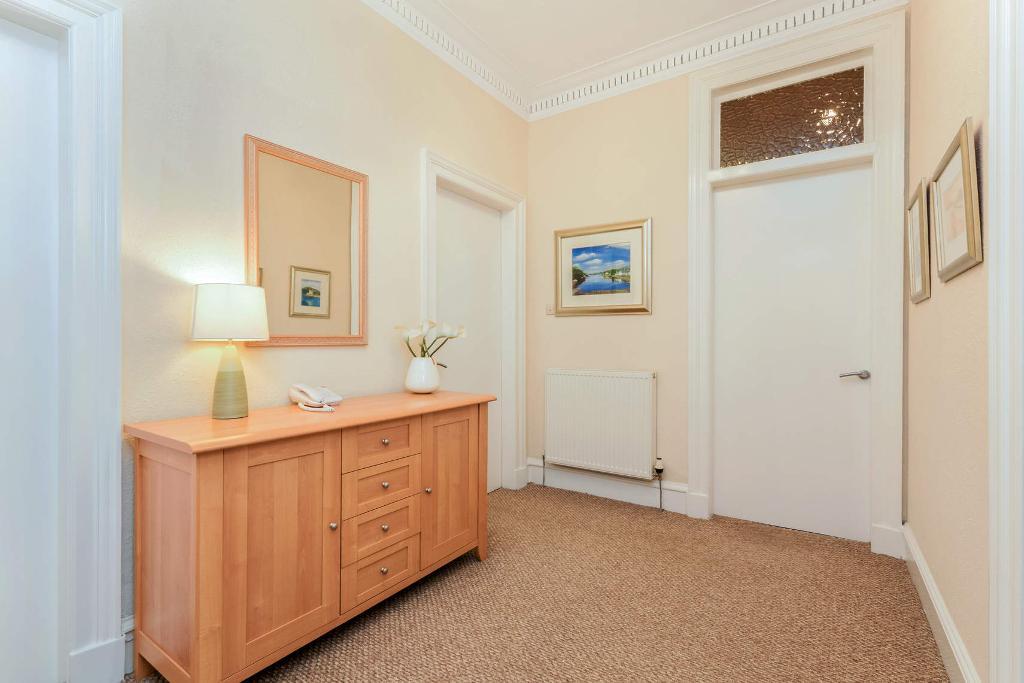 2 Bedroom Flat For Sale in Alexandra Parade, Dennistoun, Glasgow, South