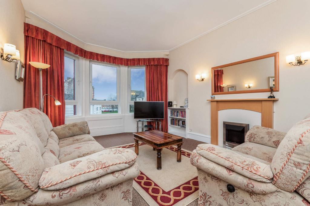 2 Bedroom Flat For Sale in Alexandra Parade, Dennistoun, Glasgow, South
