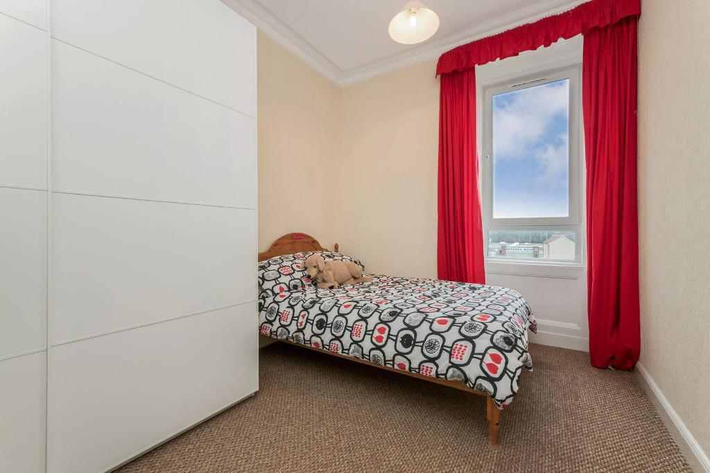 2 Bedroom Flat For Sale in Alexandra Parade, Dennistoun, Glasgow, South