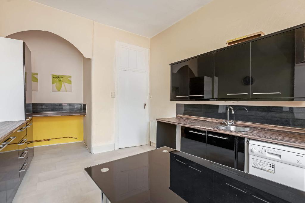 2 Bedroom Flat For Sale in Cumbernauld Road, Dennistoun, Glasgow