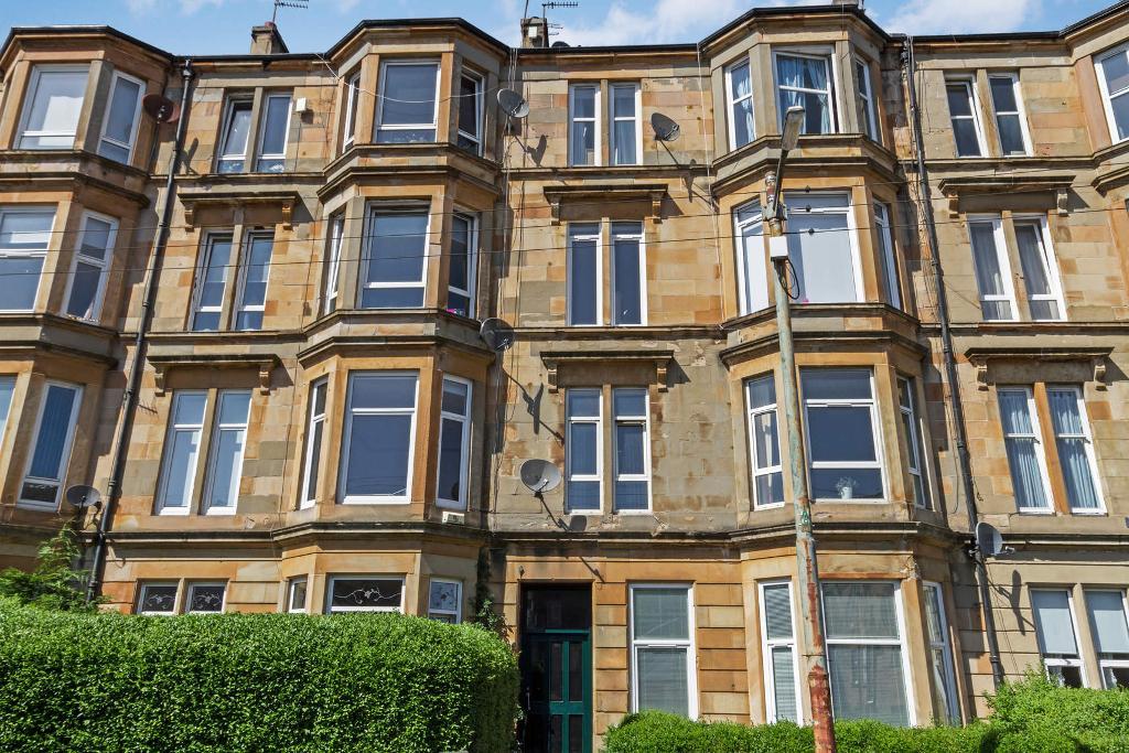 3 Bedroom Flat For Sale in Finlay Drive, Glasgow, G31 2SE