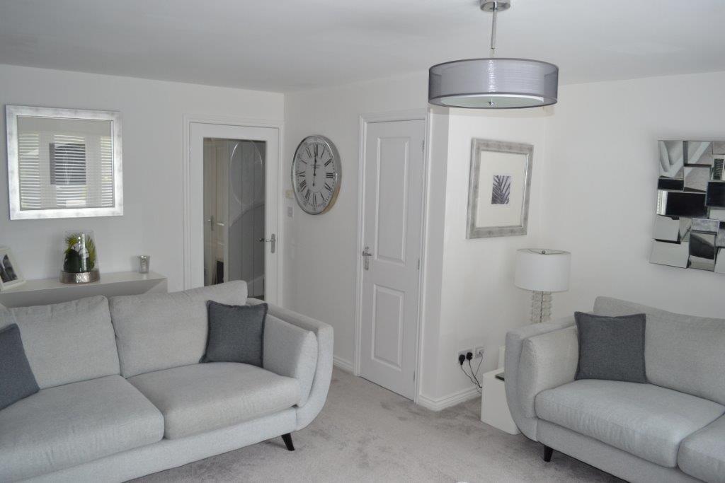 3 Bedroom Town House For Sale in Brodie Drive, Baillieston, Glasgow