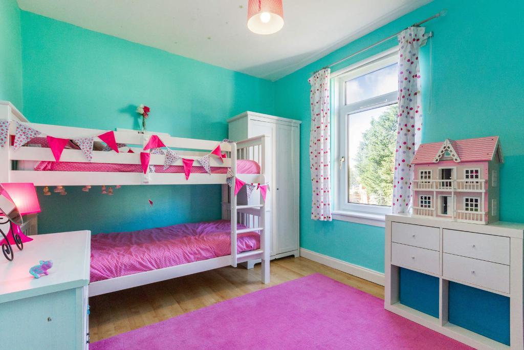 2 Bedroom upper cottage flat For Sale in Morningside Street, Carntyne