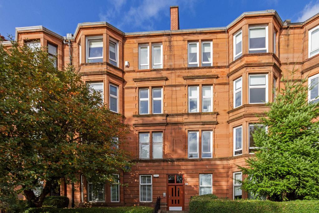 2 Bedroom Flat For Sale in Onslow Drive, Dennistoun, Glasgow