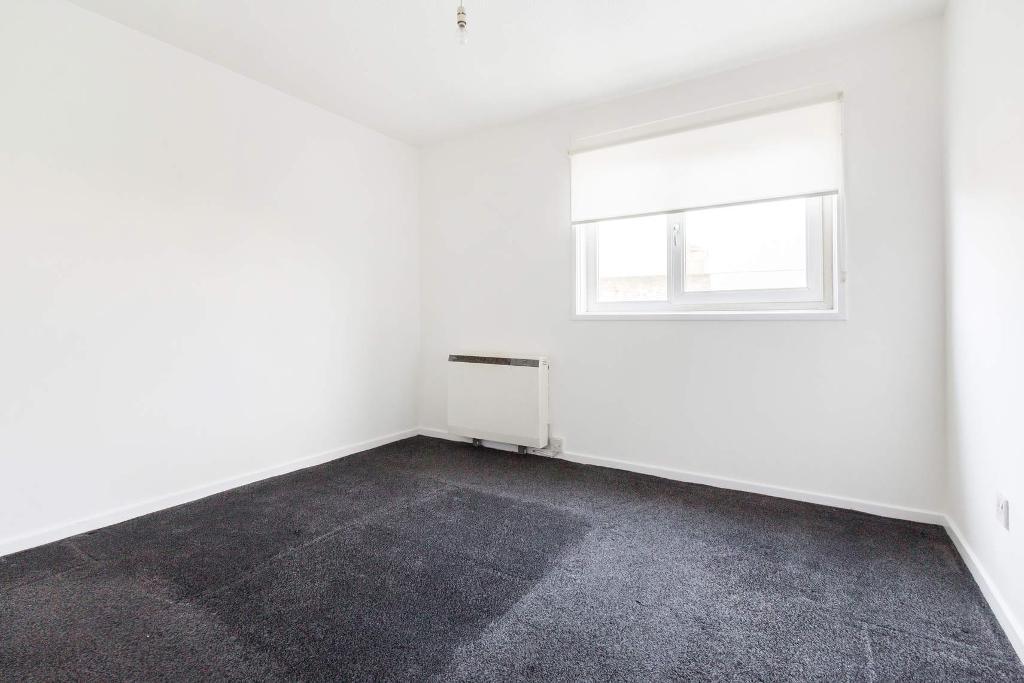 3 Bedroom For Sale in Lethamhill Road, Riddrie, Glasgow, G33 2SF