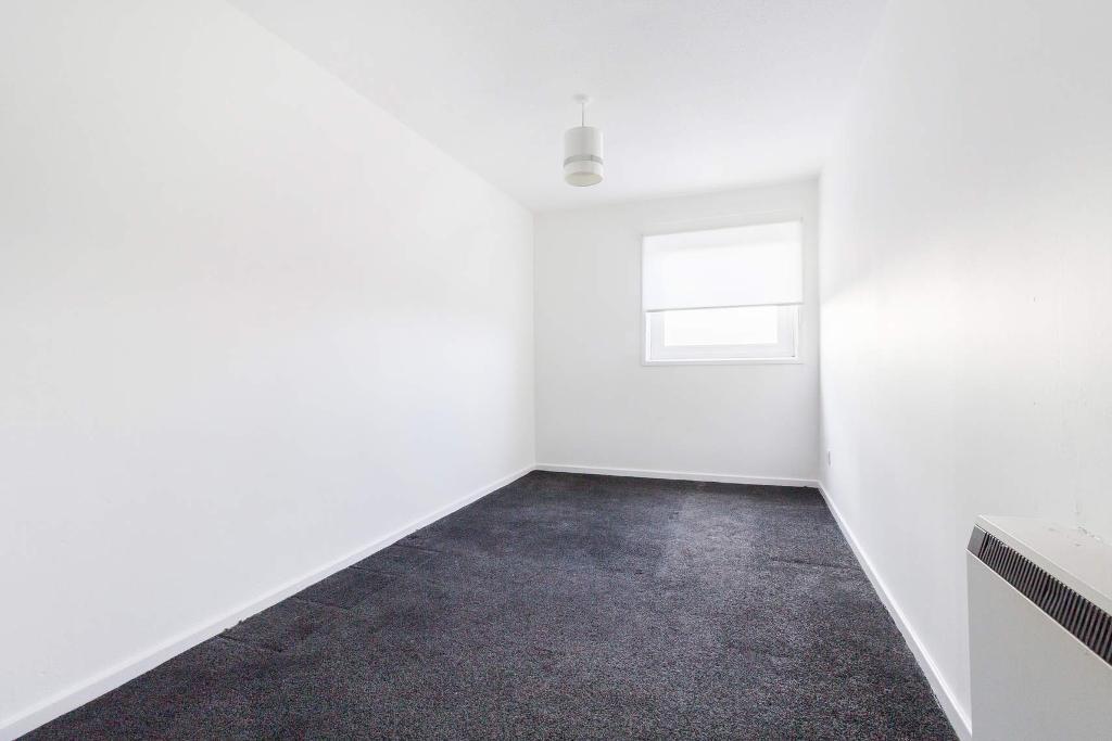 3 Bedroom For Sale in Lethamhill Road, Riddrie, Glasgow, G33 2SF