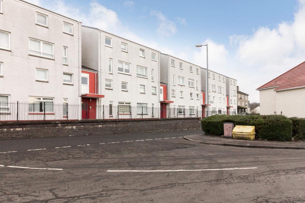 3 Bedroom For Sale in Lethamhill Road, Riddrie, Glasgow, G33 2SF