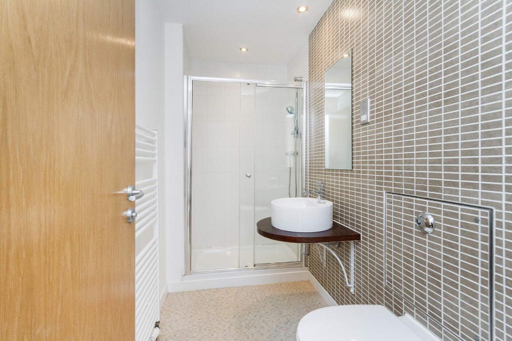 2 Bedroom Flat For Sale in Glasgow Harbour, Glasgow, Glasgow, G11 6BQ