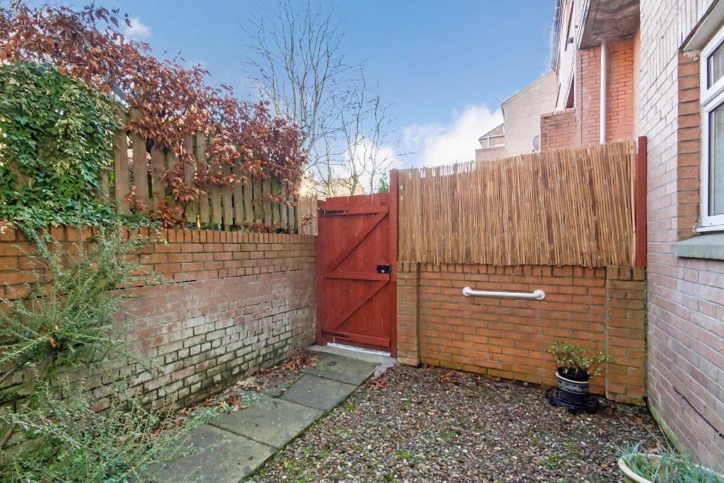 1 Bedroom Flat For Sale in Staffa Street, Glasgow, G31 3JB