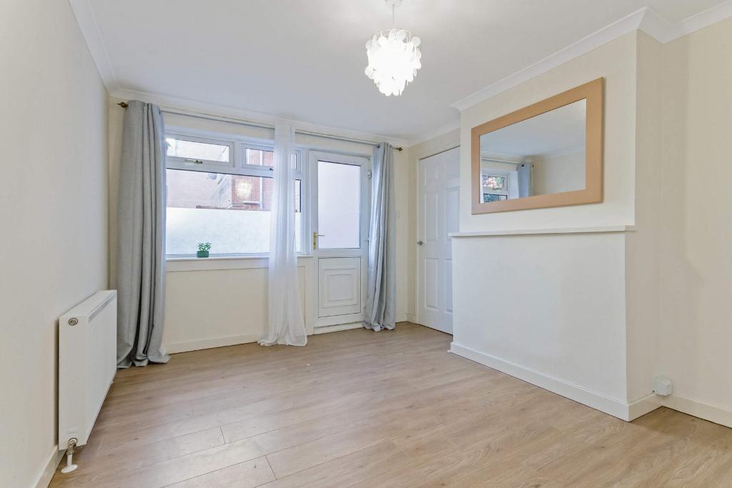 1 Bedroom Flat For Sale in Staffa Street, Glasgow, G31 3JB