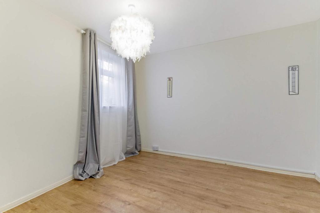 1 Bedroom Flat For Sale in Staffa Street, Glasgow, G31 3JB