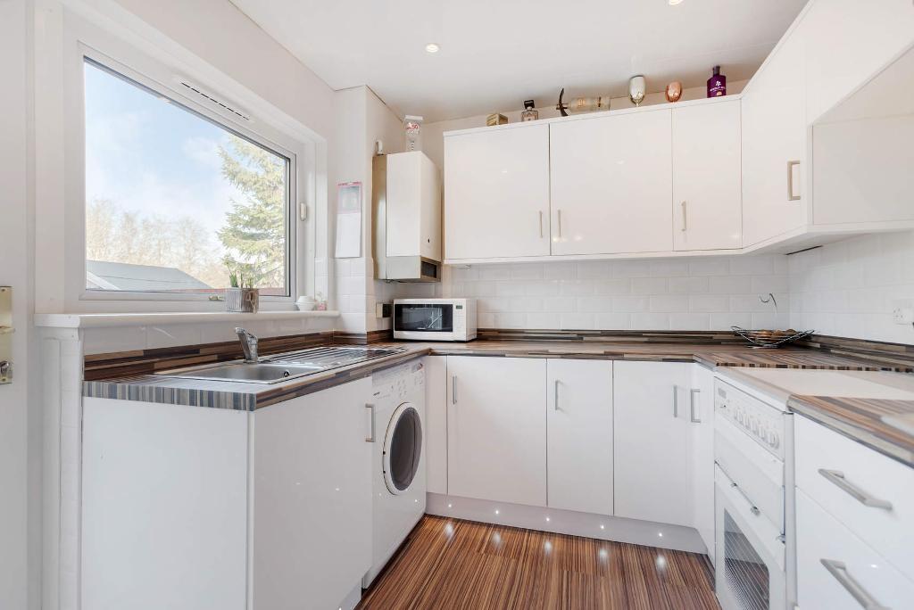3 Bedroom SemiDetached For Sale in Mossbank Drive, Glasgow, G33 1LS