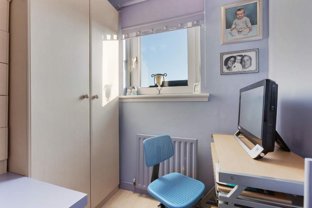 3 Bedroom SemiDetached For Sale in Mossbank Drive, Glasgow, G33 1LS