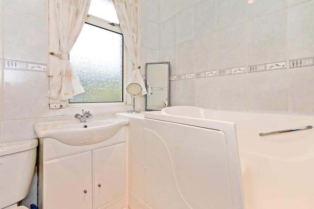 4 Bedroom Semi-Detached For Sale in Cumbernauld Road, Riddrie, G33 2QW