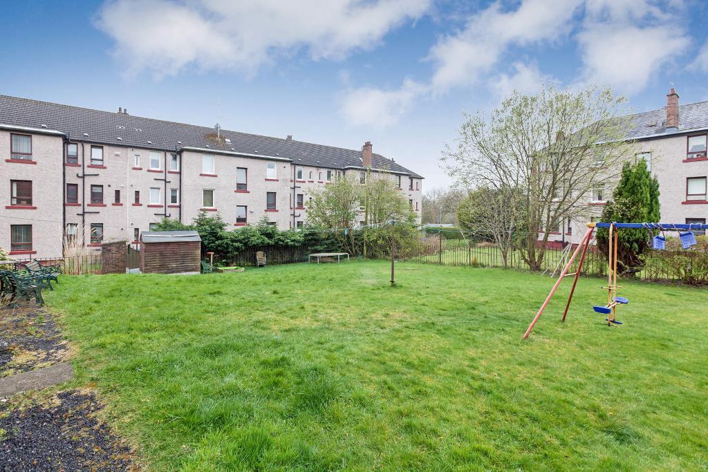 2 Bedroom Flat For Sale in Girvan Street, Riddrie, G33 2DP
