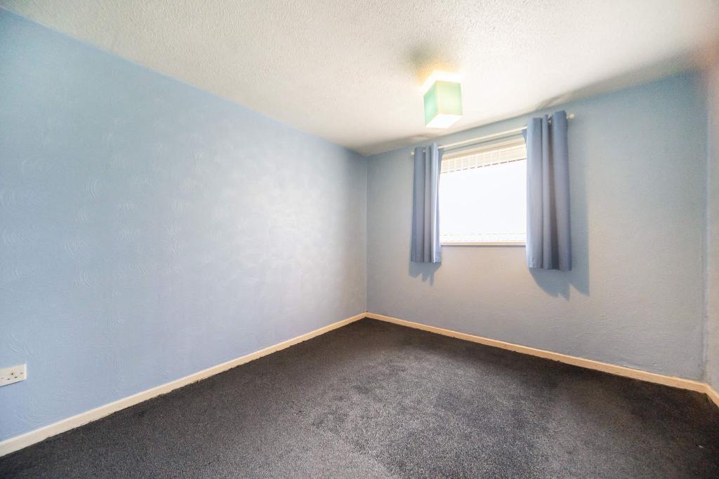 4 Bedroom Flat For Sale in St Mungo Ave, Townhead, Glasgow, G4 0PH