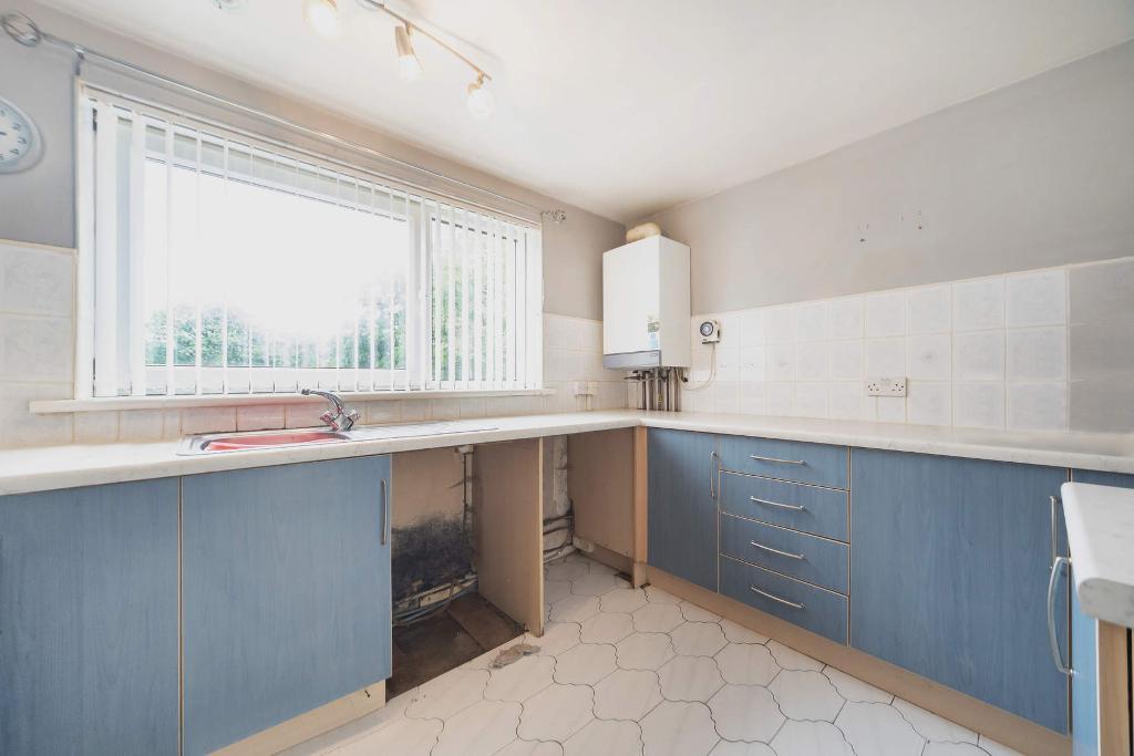 4 Bedroom Flat For Sale in St Mungo Ave, Townhead, Glasgow, G4 0PH