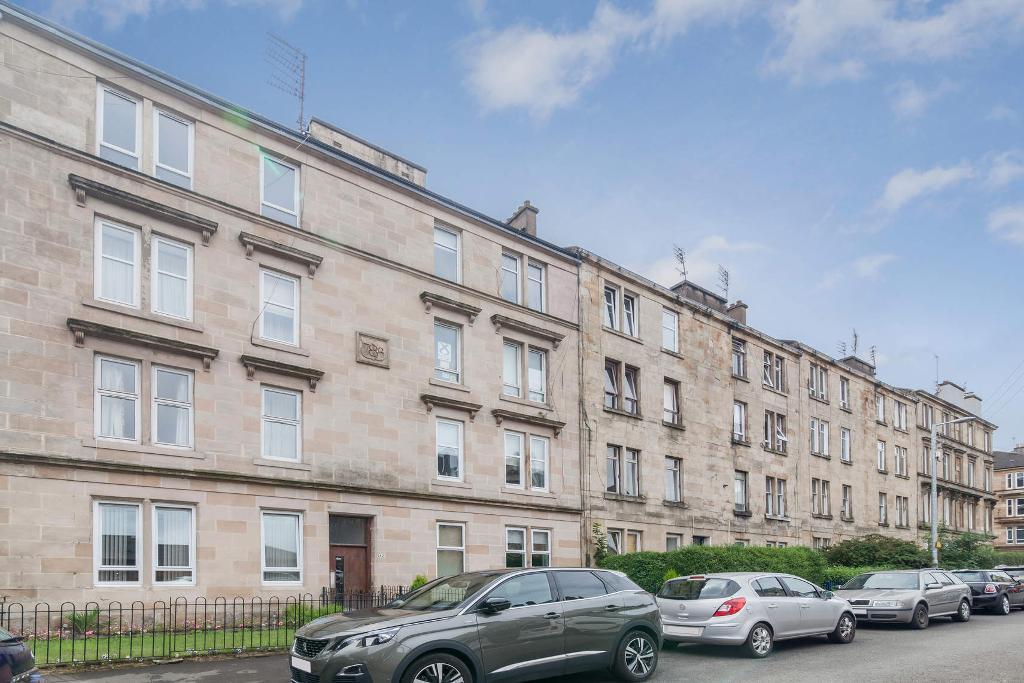 2 Bedroom Ground Floor Flat For Sale in Roslea Drive, Dennistoun