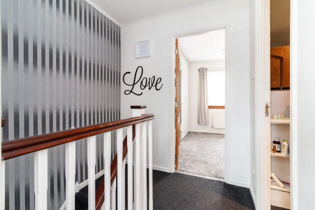 2 Bedroom End Terraced For Sale in Springhill Farm Road, Baillieston