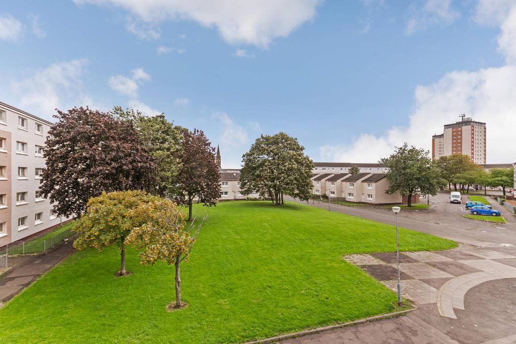 2 Bedroom Flat For Sale in Dalmarnock Drive, Bridgeton, G40 4LS