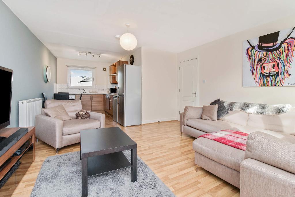 2 Bedroom Flat For Sale in Viewmount Drive, Maryhill, Glasgow, G20 0LS