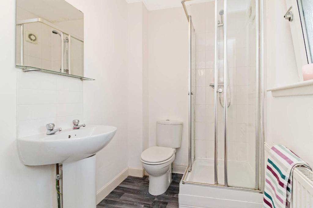 2 Bedroom Flat For Sale in Viewmount Drive, Maryhill, Glasgow, G20 0LS
