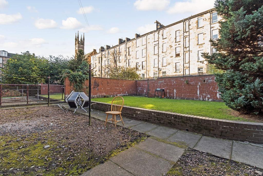 2 Bedroom Flat For Sale in Duke Street, Dennistoun, Glasgow, G31 1DL