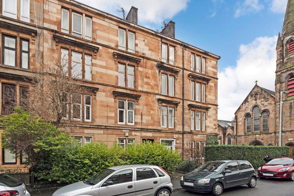 3 Bedroom Flat For Sale in Roslea Drive, Dennistoun, Glasgow, G31 2RP