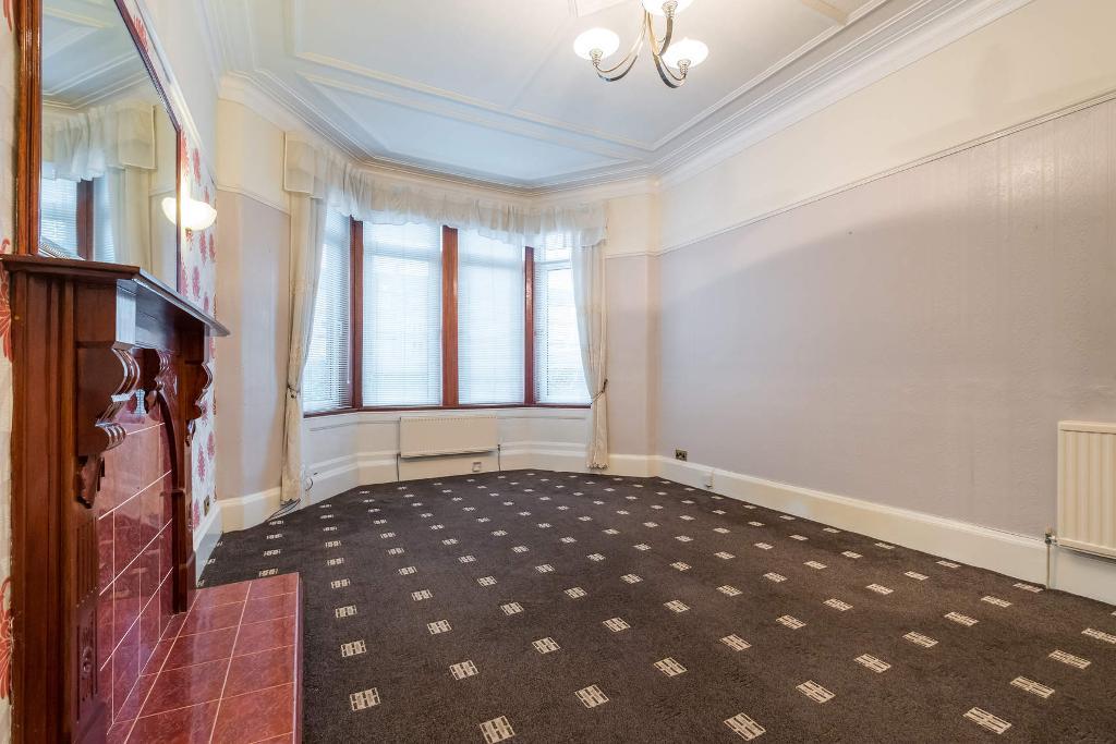 1 Bedroom Ground Floor Flat For Sale in Kennyhill Square, Glasgow, G31 3LW