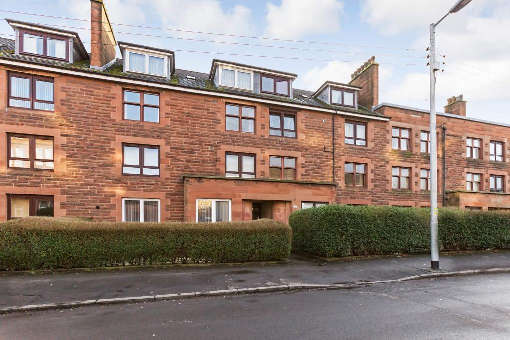 4 Bedroom Flat For Sale in Craigpark Drive, Dennistoun, Glasgow, G31 2TA
