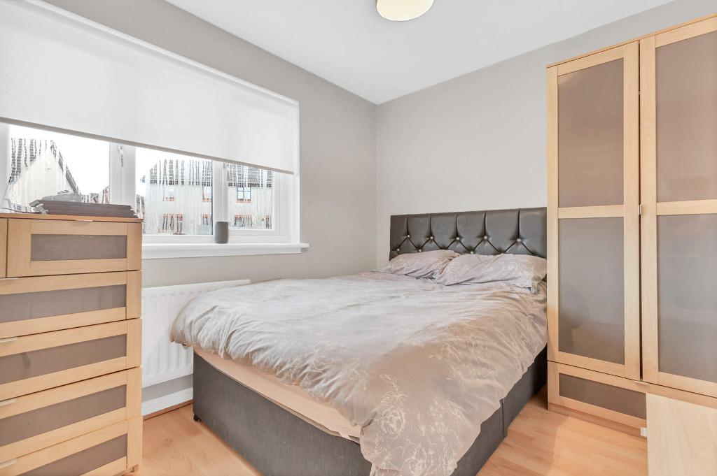 2 Bedroom SemiDetached For Sale in Fairhaven Avenue, Airdrie, ML6 8EW