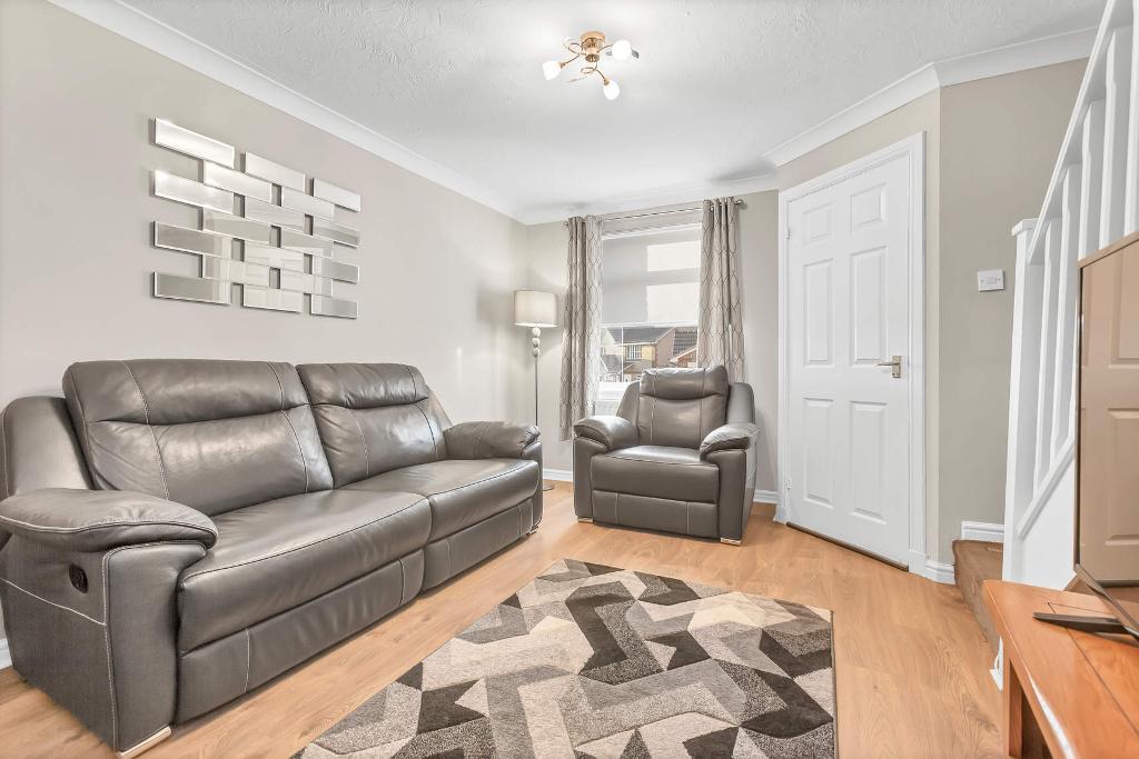 2 Bedroom SemiDetached For Sale in Fairhaven Avenue, Airdrie, ML6 8EW