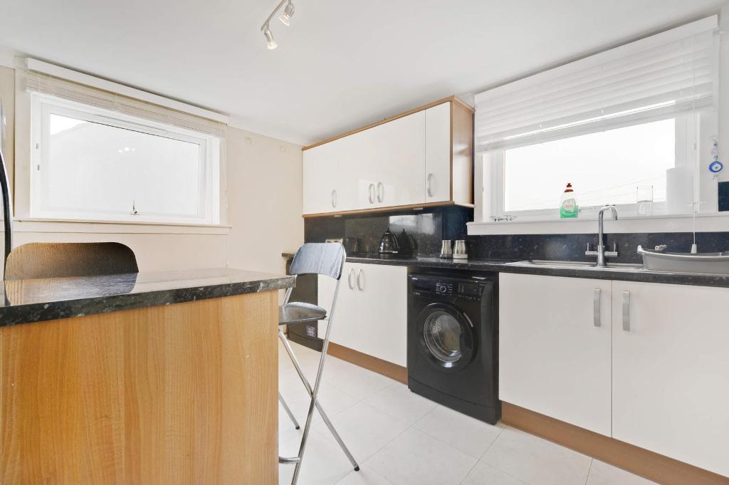 3 Bedroom End Terraced For Sale in Greenfaulds Crescent, Cumbernauld