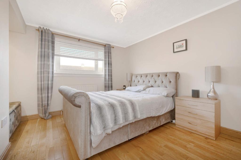 3 Bedroom End Terraced For Sale in Greenfaulds Crescent, Cumbernauld