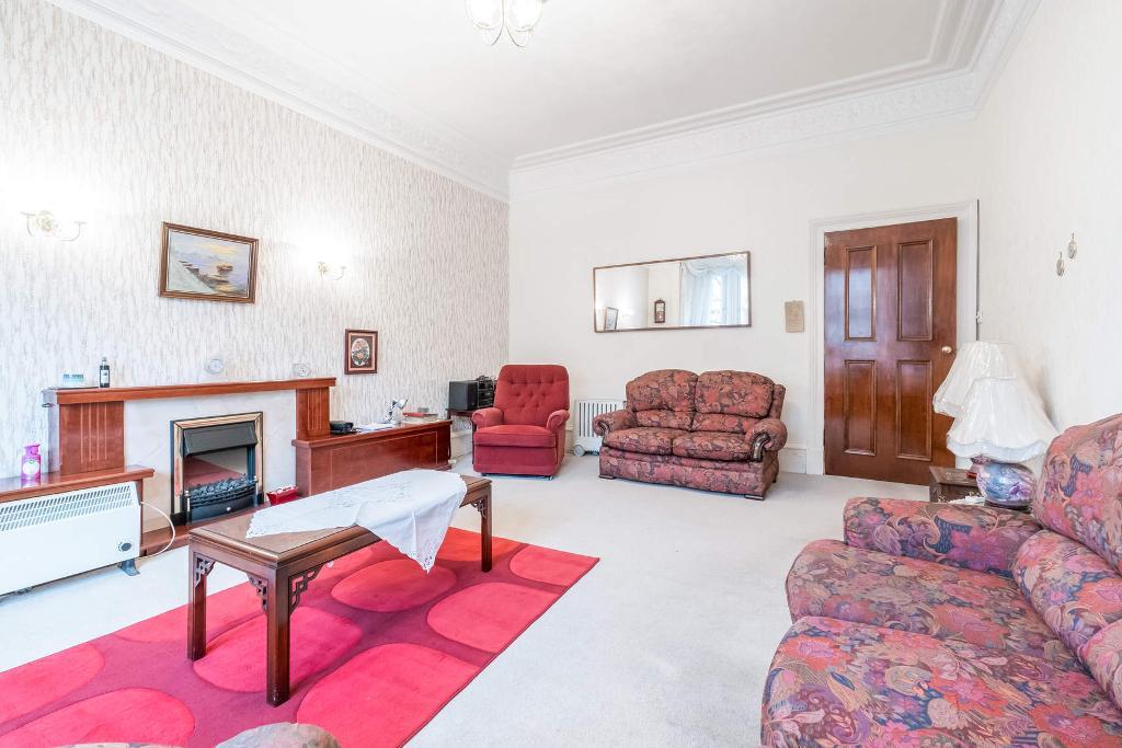 2 Bedroom Flat For Sale in Onslow Drive, Dennistoun, Glasgow, G31 2PZ