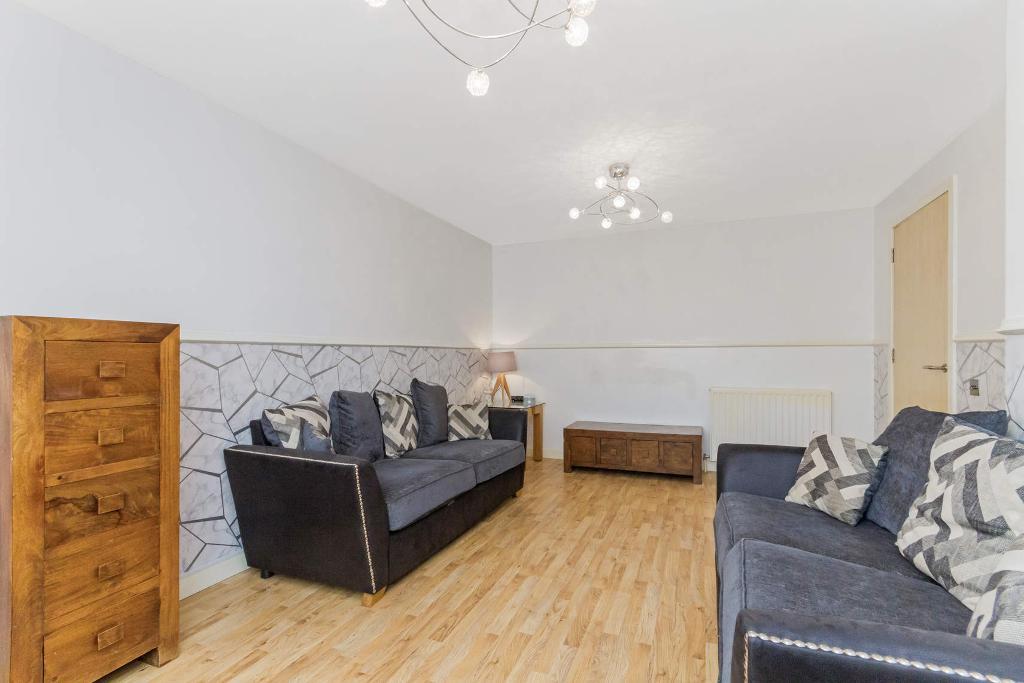 2 Bedroom Lower cottage flat For Sale in Dalilea Gardens, Easterhouse