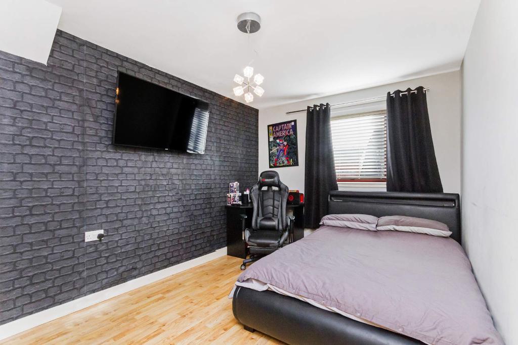 2 Bedroom Lower cottage flat For Sale in Dalilea Gardens, Easterhouse