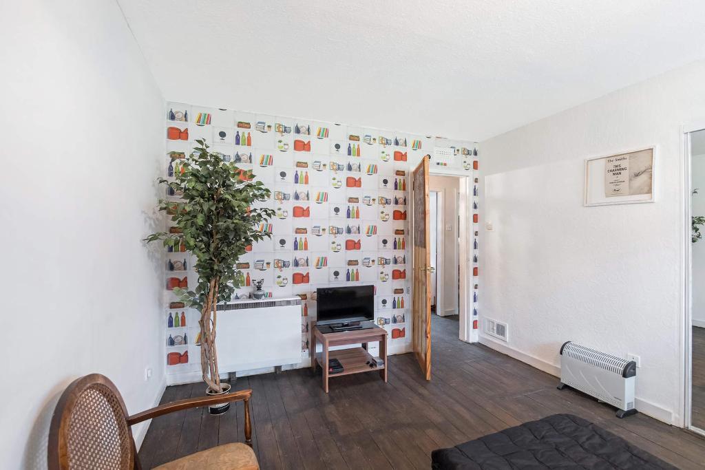 2 Bedroom Ground Floor Flat For Sale in Braehead Street, Glasgow, G5 0LQ