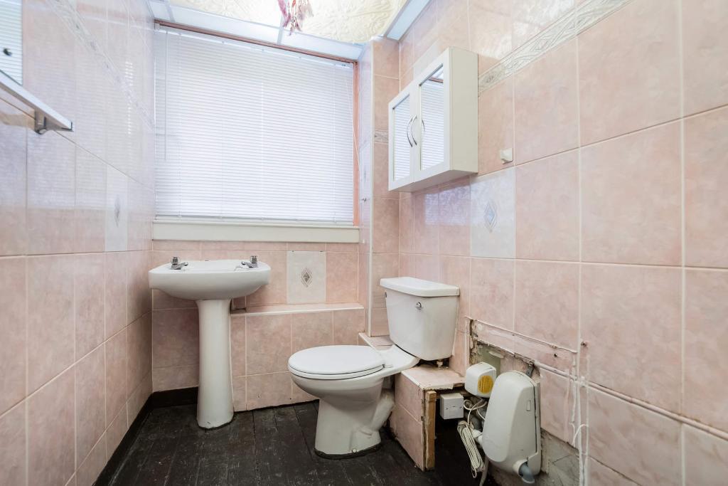 2 Bedroom Ground Floor Flat For Sale in Braehead Street, Glasgow, G5 0LQ
