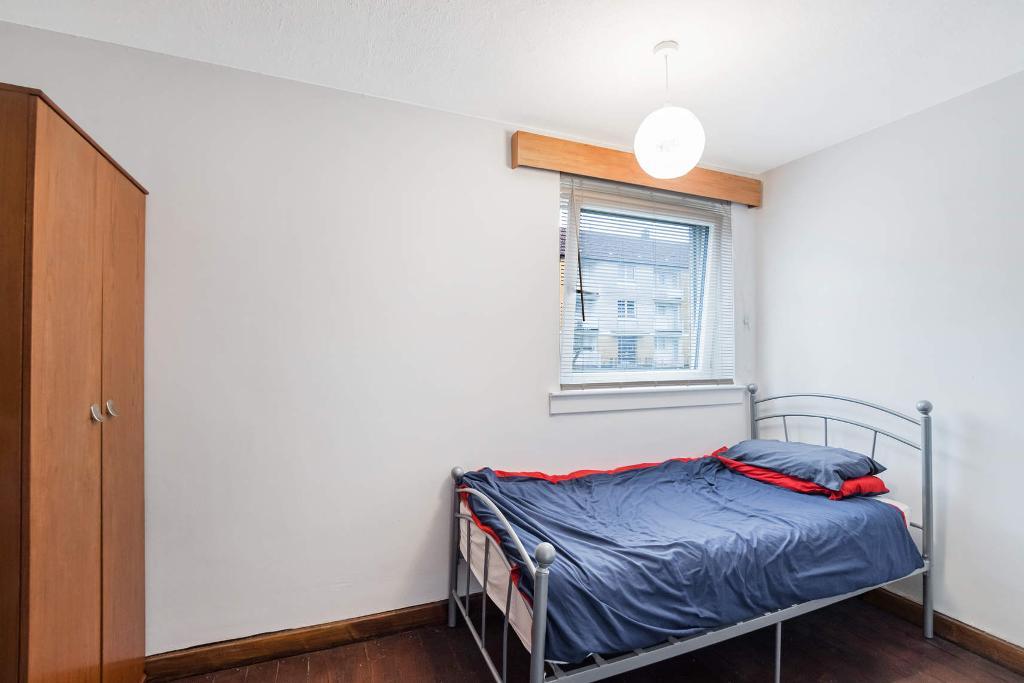 2 Bedroom Ground Floor Flat For Sale in Braehead Street, Glasgow, G5 0LQ