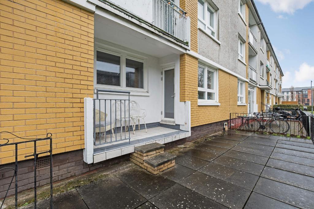 2 Bedroom Ground Floor Flat For Sale in Braehead Street, Glasgow, G5 0LQ